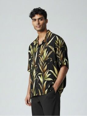 Tommy Bahama Men’s Tropical Silk Short Sleeve Button Down Shirt